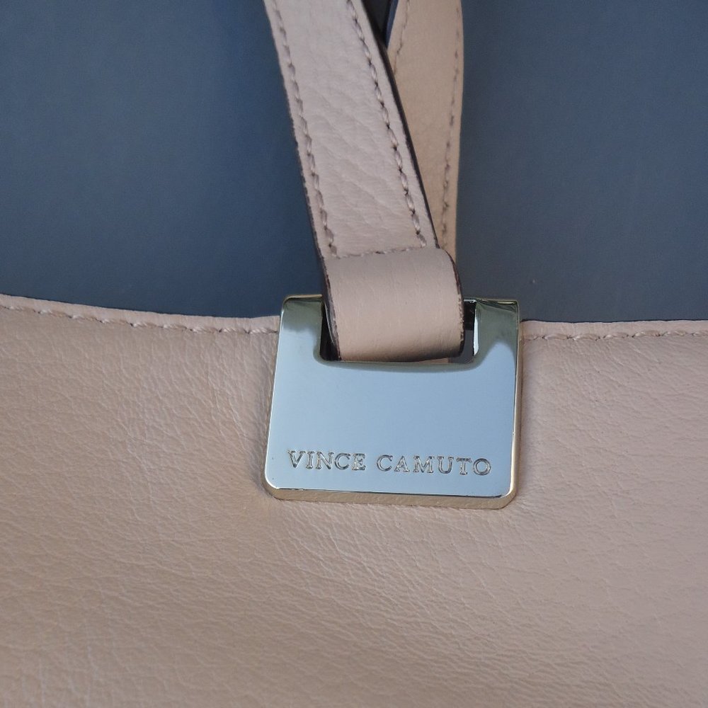 Vince Camuto shoulder bag. - Picture 16 of 16